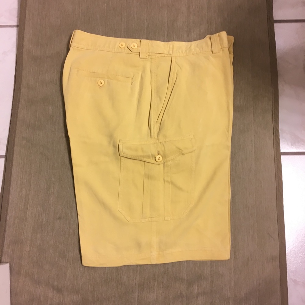 Bobby Chan Men’s  yellow shorts